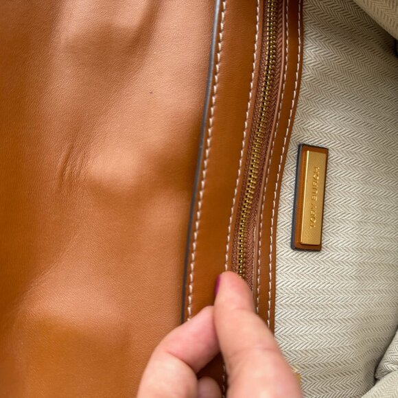 Tory Burch Cream Purse - Picture 2 of 13